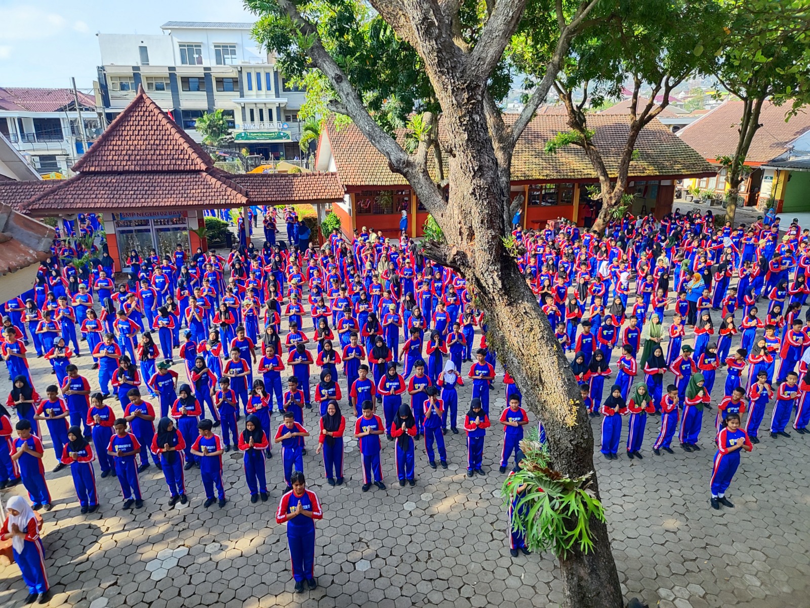 Lapangan Olahraga & Area Aktivitas